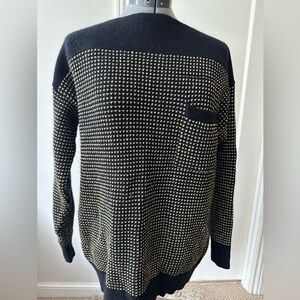 Vintage Liz Claiborne Women’s Black and Metallic Crewneck Sweater